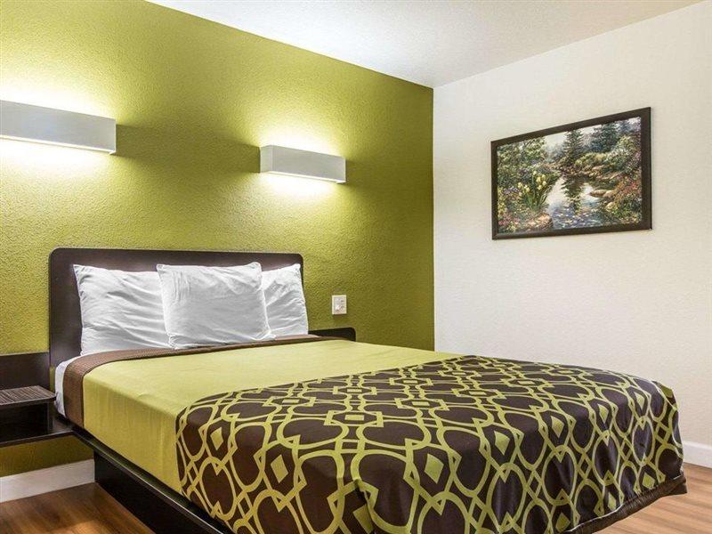 Rodeway Inn Downtown Hanford Extérieur photo