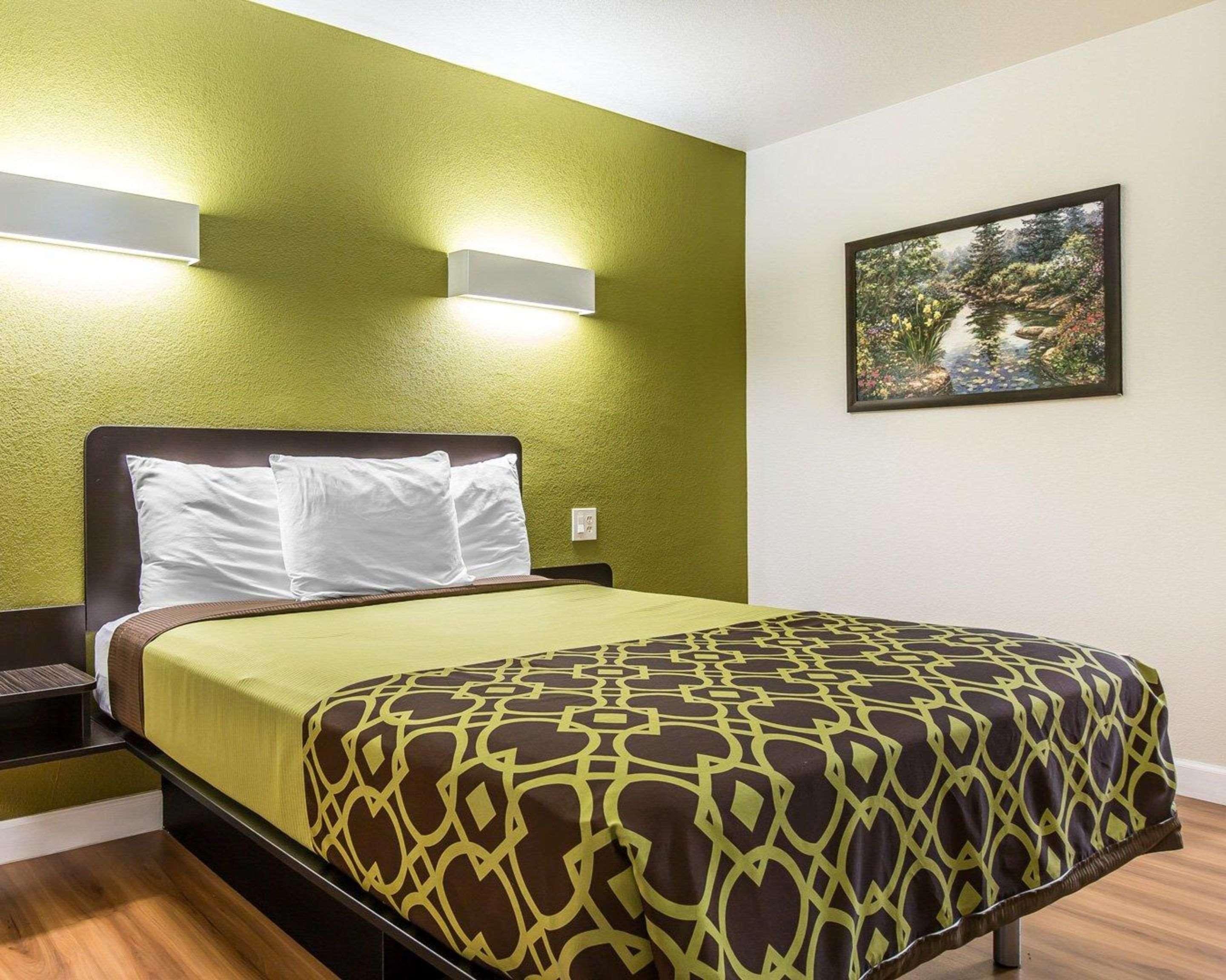 Rodeway Inn Downtown Hanford Extérieur photo
