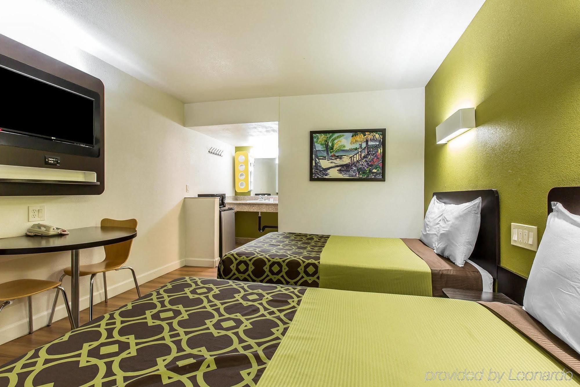 Rodeway Inn Downtown Hanford Extérieur photo