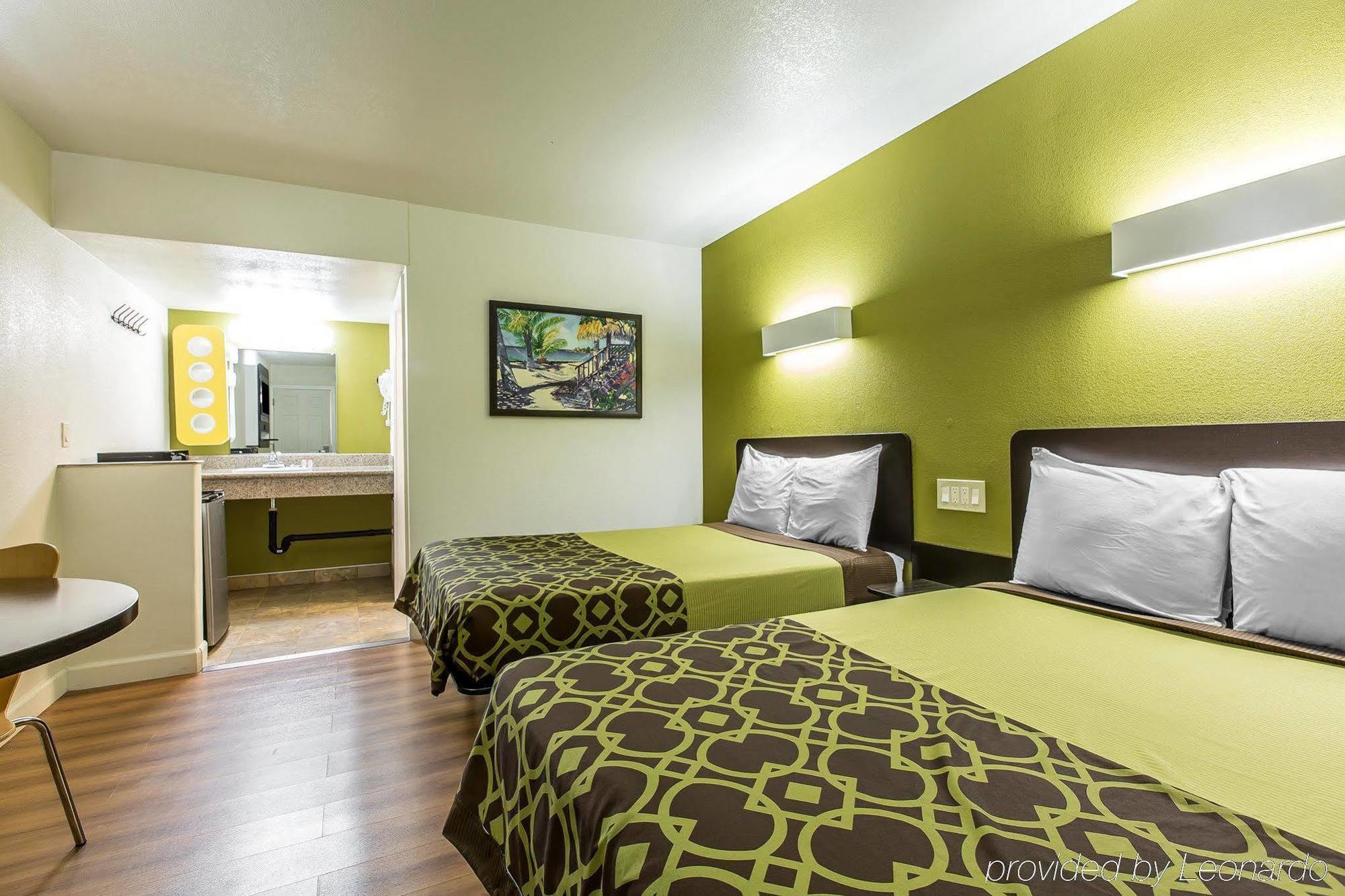Rodeway Inn Downtown Hanford Extérieur photo